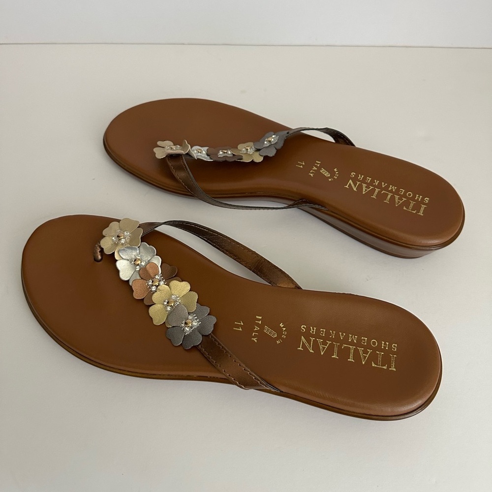 Italian Shoemakers Women's Brown Floral Sandals size 11
